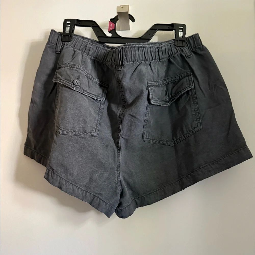 Aerie Charcoal Cargo Shorts - Picture 2 of 3